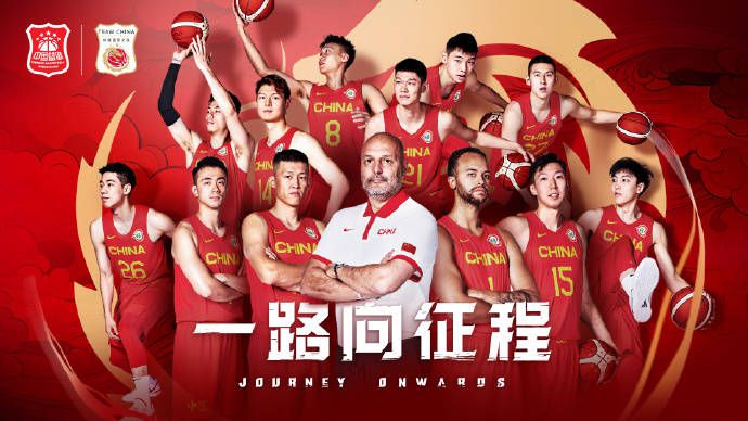 而他的表情也充满了惊讶之感。