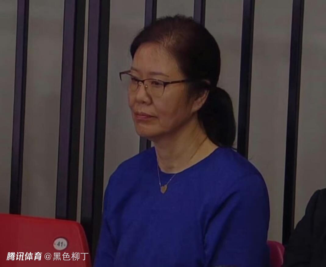 这组独具魅力的大片，为寒冷的冬日带来了丝丝温暖。