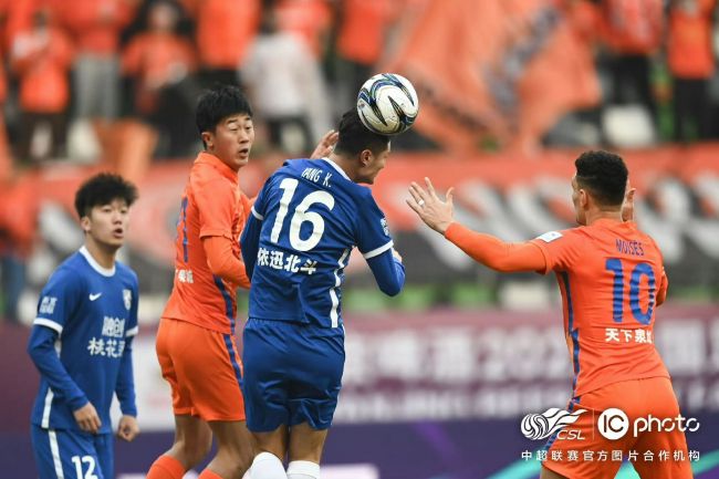 48岁舒淇大秀玲珑身段 尽显万种风情 2024-09-23 9月23日，《嘉人》发布了银十封面人物大片，由摄影师于聪掌镜，为舒淇拍摄了一组珠光宝气的时尚大片。