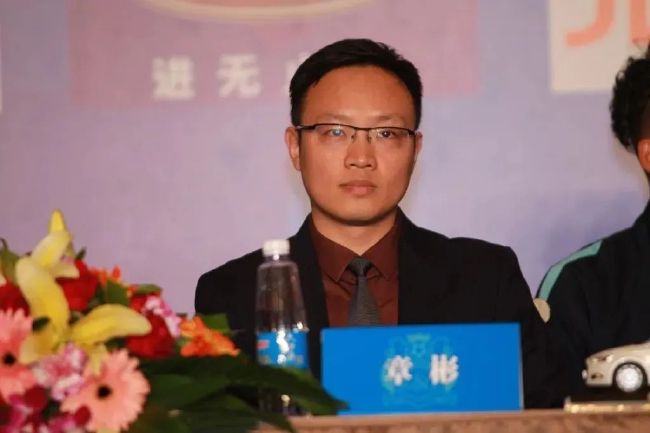 榜单整体与前日持平，《送你一朵小红花》单日票房1133万，稳居榜单冠军。