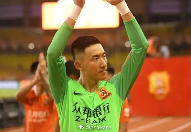 电影《怒火漫延》开机 刘德华谢霆锋此沙现身片场 2023-10-18 动作犯罪片《怒火漫延》于10月17日正式开机，英皇集团主席杨受成博士亲临活动现场。