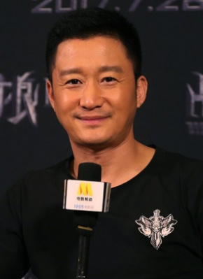 女主角佩内洛普·克鲁兹与二位型男欧文·威尔逊和本·斯蒂勒亮相红毯，克鲁兹身穿绿裙十分妖娆惹眼。
